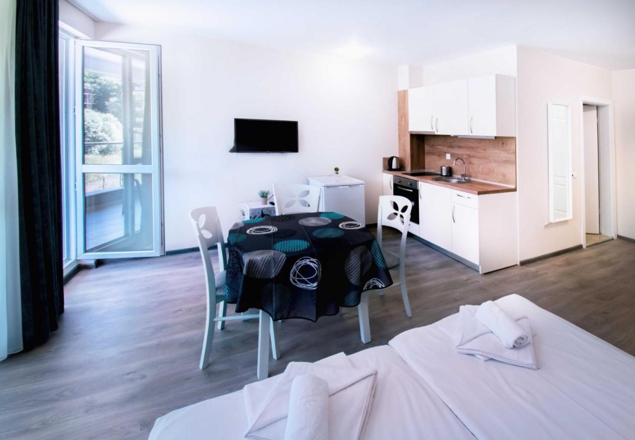 Donchevi Apartments Primorsko Luaran gambar